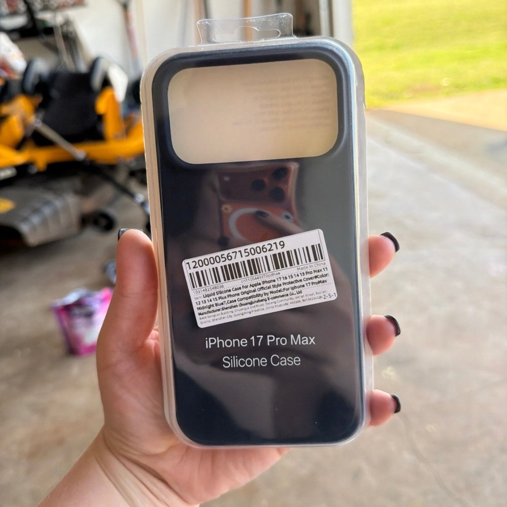 Apple iPhone 17 Pro Max Silicone Case - Black